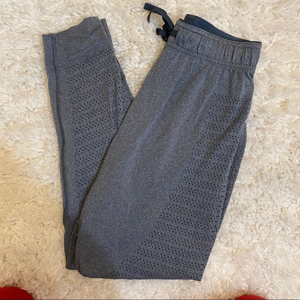lululemon joggers